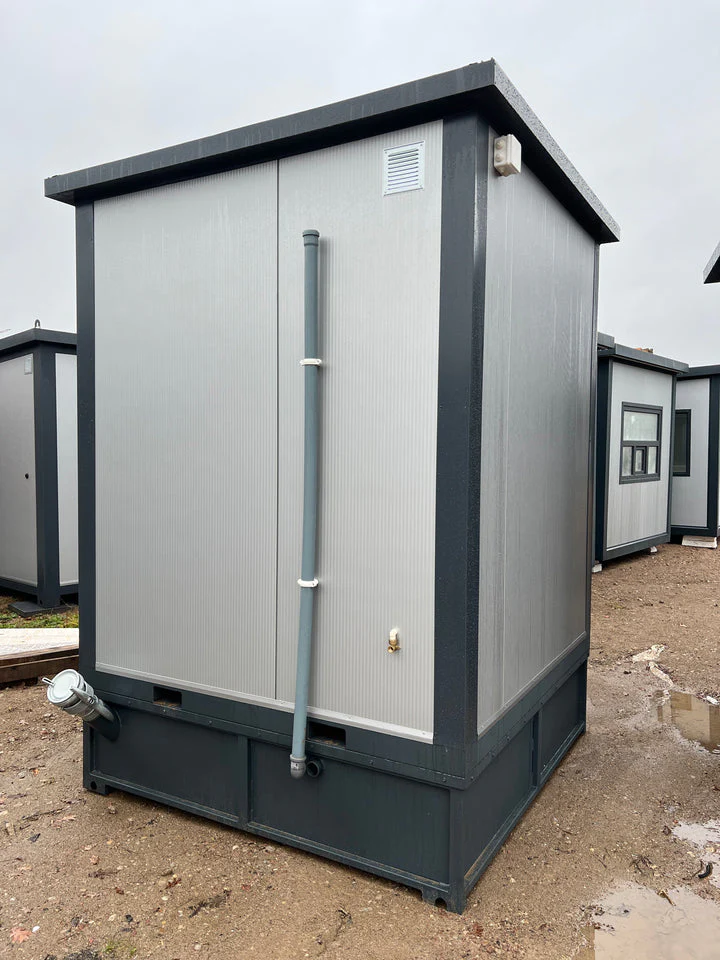 Contenedor Sanitario con Ducha y Cisterna