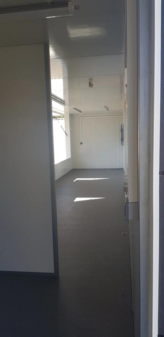 Contenedor Bar de 40 Pies en Madera – Espacio Comercial Premium