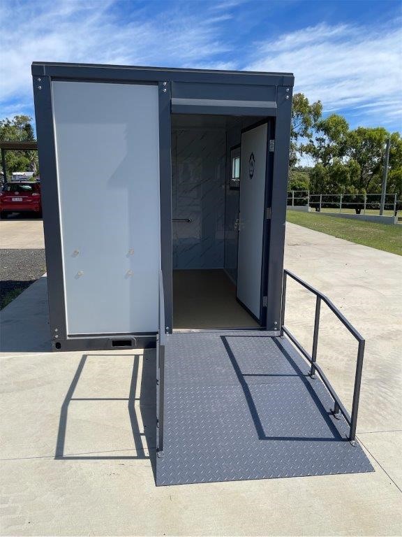 Sanitario portátil accesible para personas con discapacidad