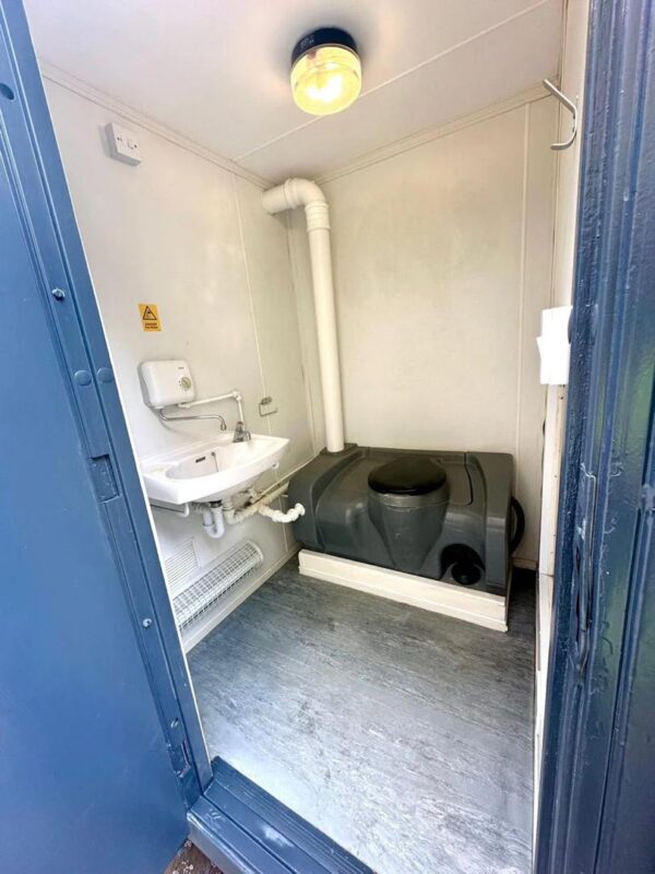 Unidad de Bienestar Antivandálica 24x9ft