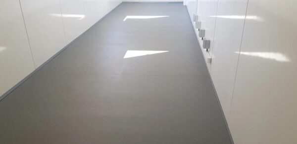 Contenedor Bar de 40 Pies en Madera – Espacio Comercial Premium