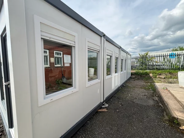 Oficina portátil de cuatro módulos