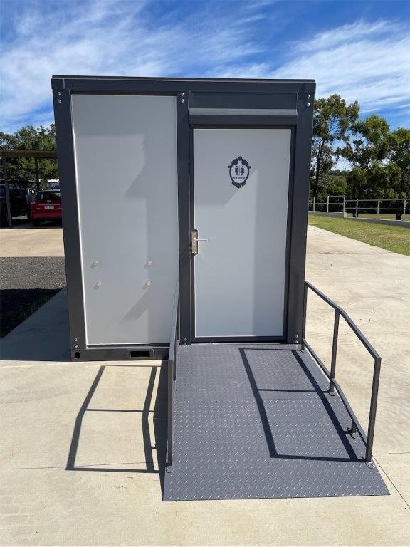 Sanitario portátil accesible para personas con discapacidad