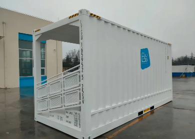 Gradas Modulares de Contenedor de 20 Pies – Espacios Listos para Eventos