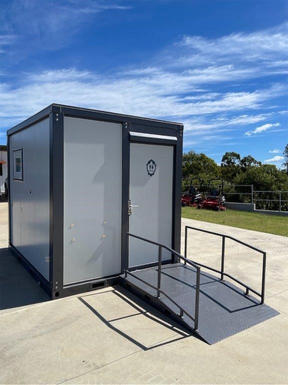 Sanitario portátil accesible para personas con discapacidad