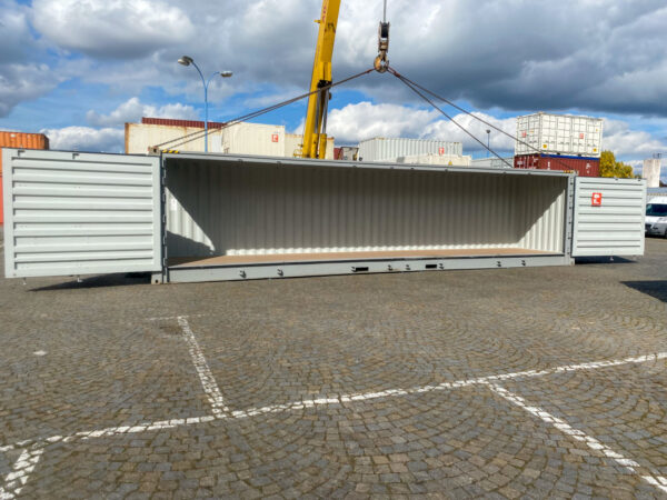 3-8-1.jpeg Contenedor marítimo 40′ High Cube con apertura lateral