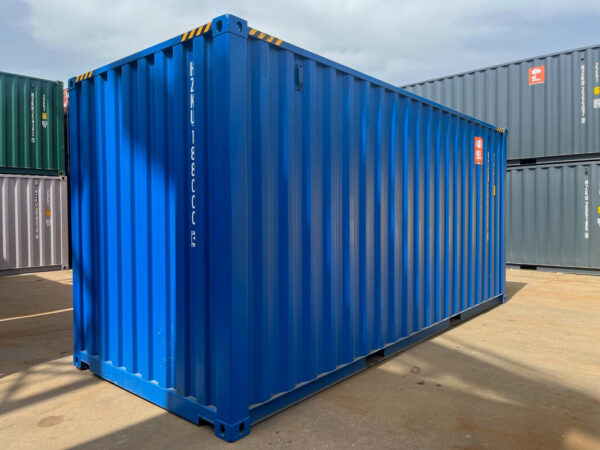 3-9-1.jpeg Garaje contenedor 20'HC con puertas seccionales Hörmann