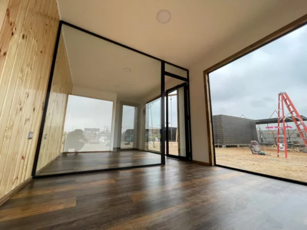 Proyecto Modular DALÍ 8×3 m – Espacio Libre con Medio Baño