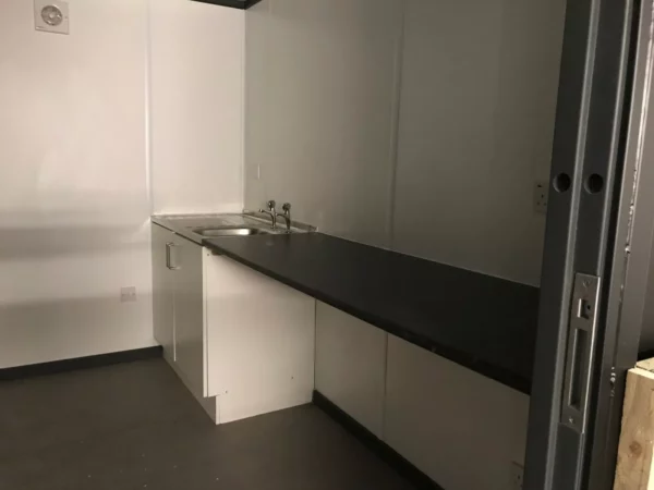 Contenedor de 10x8 Pies para Punto de Venta