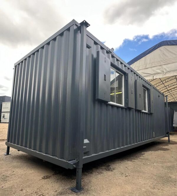 Unidad de Bienestar Antivandálica 24x9ft