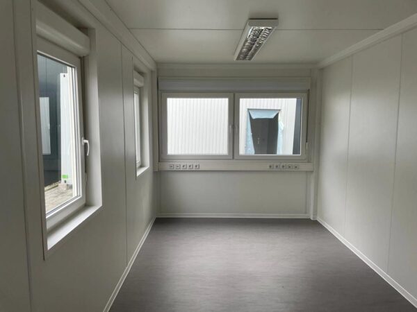 Contenedor de Oficina de 20 Pies Totalmente Equipado y Aislado