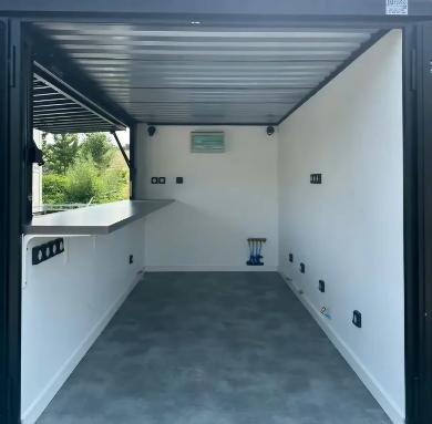 Contenedor Bar / Snack / Guinguette 4 x 2 m