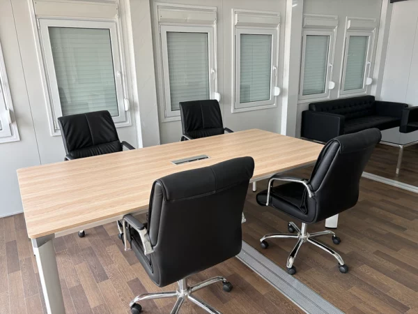 Oficina portátil de cuatro módulos