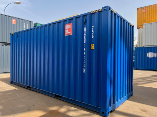 4-9-1.jpeg Garaje contenedor 20'HC con puertas seccionales Hörmann