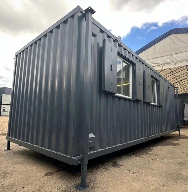 Unidad de Bienestar Antivandálica 24x9ft