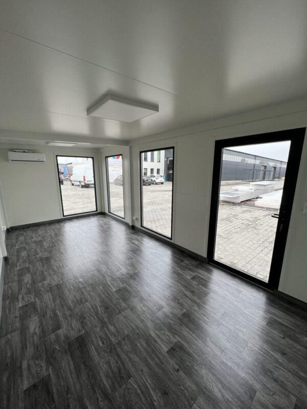 Contenedor de Oficina 800×300 con Baño y Aire Acondicionado