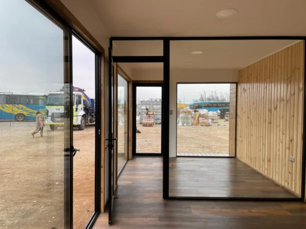 Proyecto Modular DALÍ 8×3 m – Espacio Libre con Medio Baño