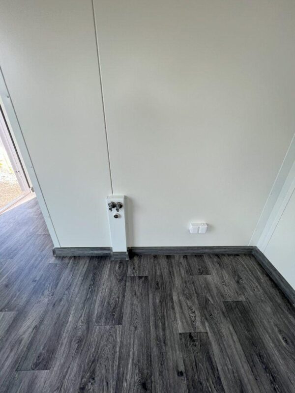 Contenedor Habitable 700×300 cm con Baño