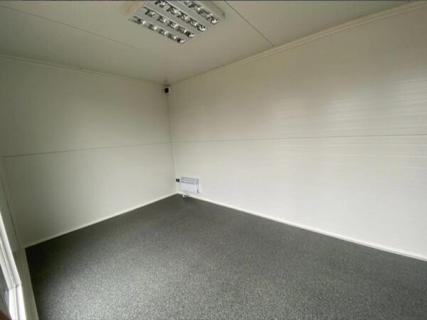 7-14-1.jpeg Contenedor Comercial "Linz" 6×2,83 m – Sala de Ventas