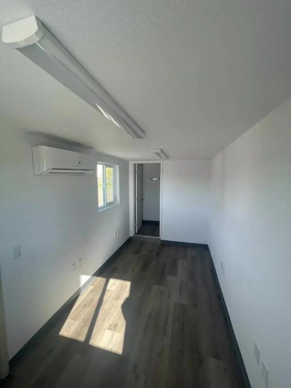 Contenedor Oficina 20 Pies – Compacto y Portátil