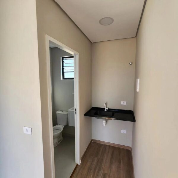 Oficina Modular de 18m² con Aseo y Despensa – Totalmente Equipada