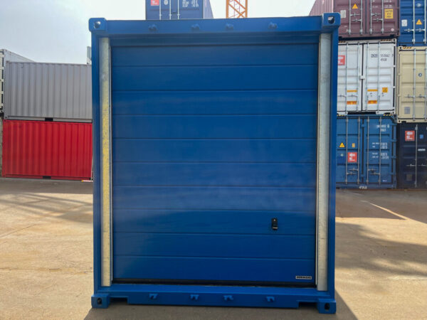 8-7-1.jpeg Garaje contenedor 20'HC con puertas seccionales Hörmann